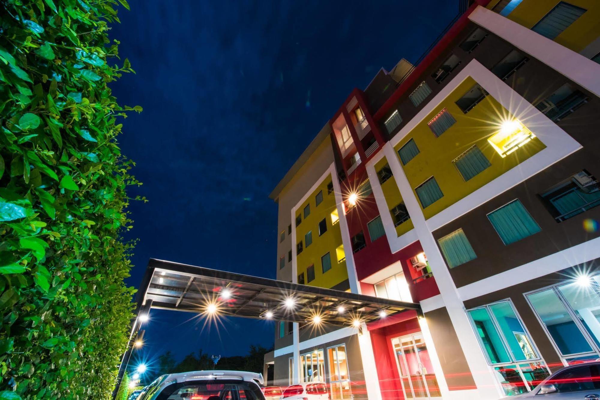 Trendy Hotel Nakhon Pathom Extérieur photo