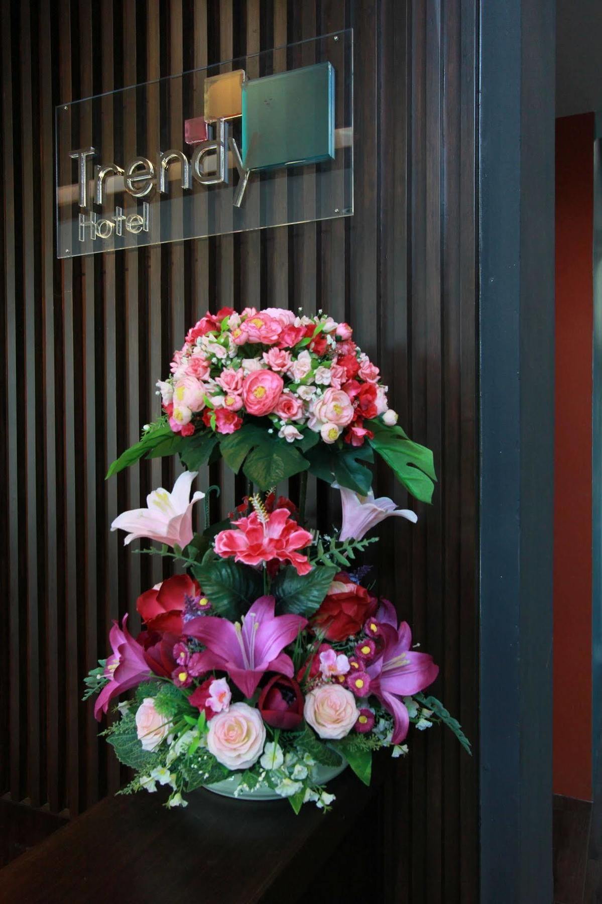 Trendy Hotel Nakhon Pathom Extérieur photo